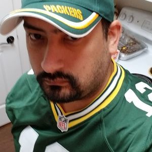 Meet your Posher, Ulises